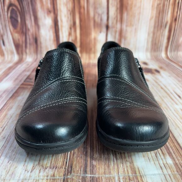 Clarks CHEYN CLAY Womens Size 6 Black Leather Zip Up Loafers Flats Shoes - Picture 2 of 10